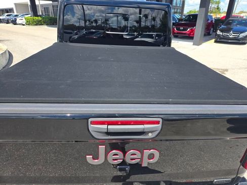 Used 2020 Jeep Gladiator Rubicon image 7