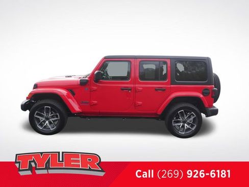 Used 2024 Jeep Wrangler Unlimited AWD/4WD image 4