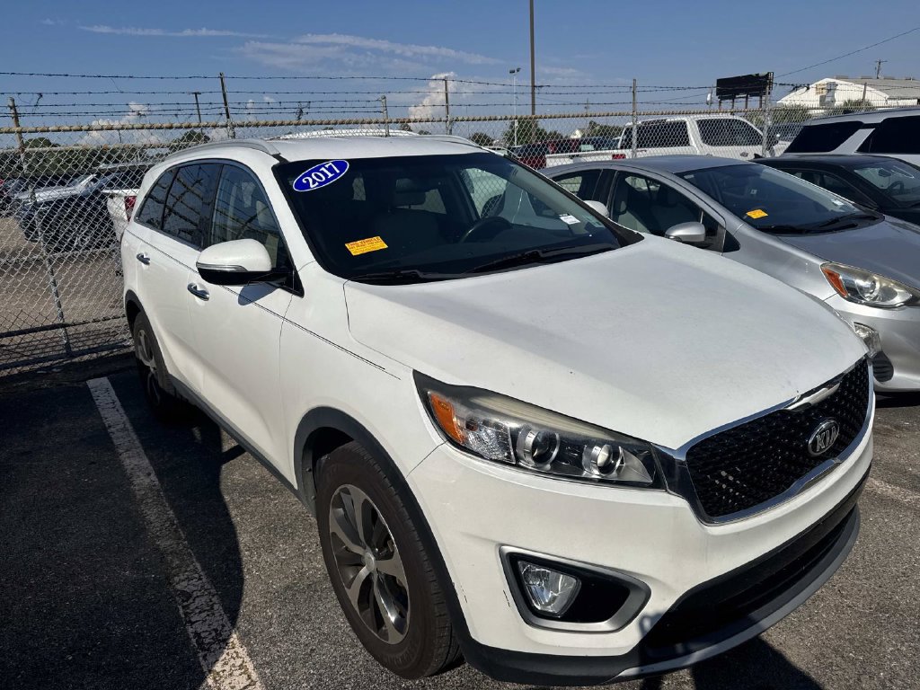 Used 2017 Kia Sorento EX w/ EX Premium Package FWD image 2