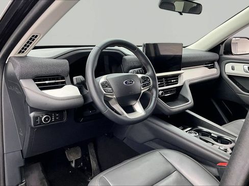 Certified 2025 Ford Explorer Active w/ Active Comfort Package AWD/4WD image 14