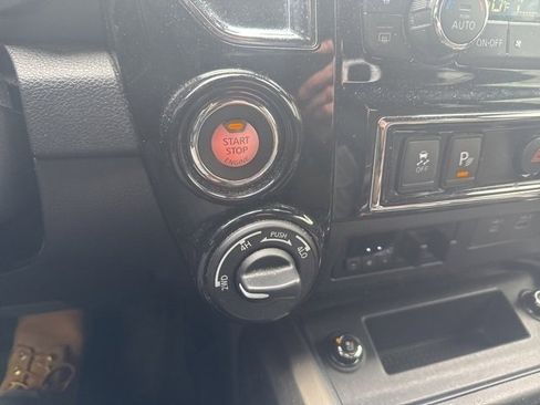Used 2021 Nissan Titan Platinum Reserve w/ Moonroof Package image 24