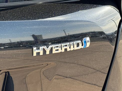 Certified 2018 Toyota Prius Four image 33