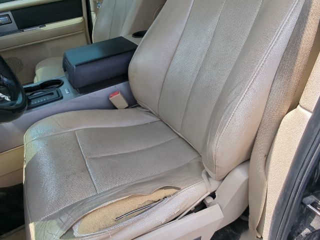 Used 2017 Ford Expedition XLT w/ Equipment Group 202A AWD/4WD image 8