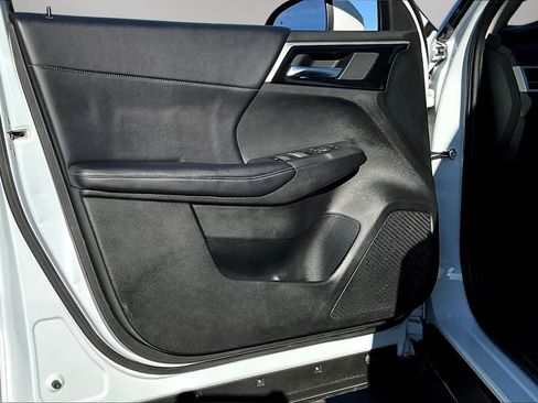 Used 2024 Mitsubishi Outlander SE image 20