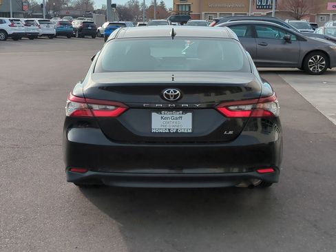 Used 2022 Toyota Camry LE image 7