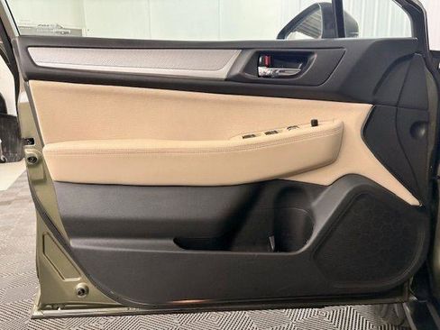 Used 2018 Subaru Outback 2.5i Premium AWD/4WD image 6