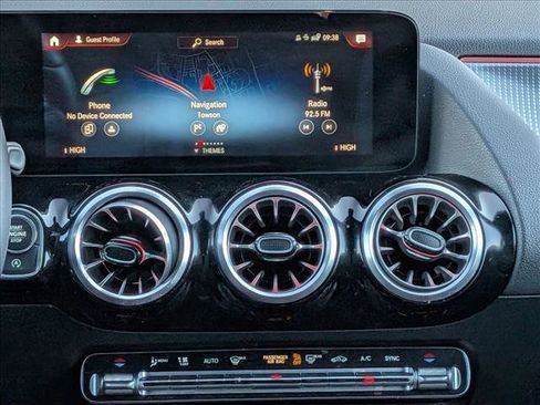 Used 2022 Mercedes-Benz GLA 250 4MATIC image 14