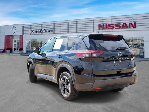 Used 2024 Nissan Rogue SV AWD/4WD image 7