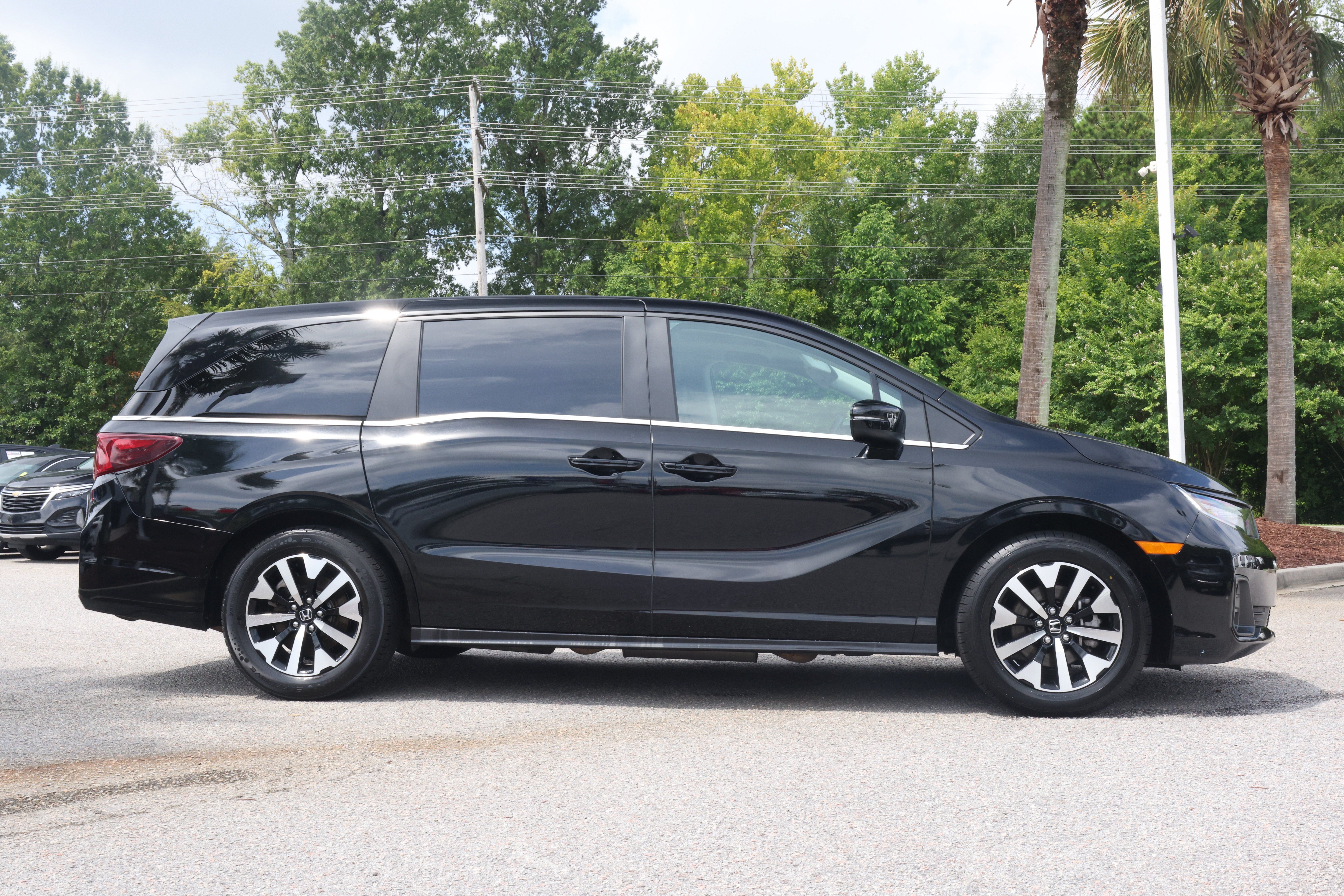 Used 2025 Honda Odyssey EX-L image 6