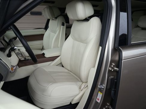 Used 2023 Land Rover Range Rover Autobiography image 3