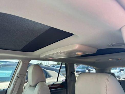 Used 2008 Buick Enclave CXL w/ Entertainment Package #4 FWD image 8