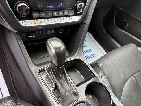 Used 2019 Hyundai Sonata Limited w/ Ultimate Package 04 image 26