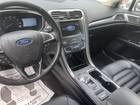 Used 2019 Ford Fusion SEL FWD image 13