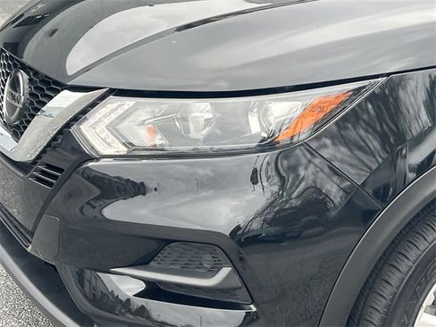 Used 2020 Nissan Rogue Sport SV image 28