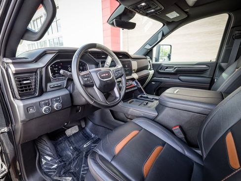 Used 2024 GMC Sierra 2500 AT4 w/ AT4 Premium Plus Package AWD/4WD image 12