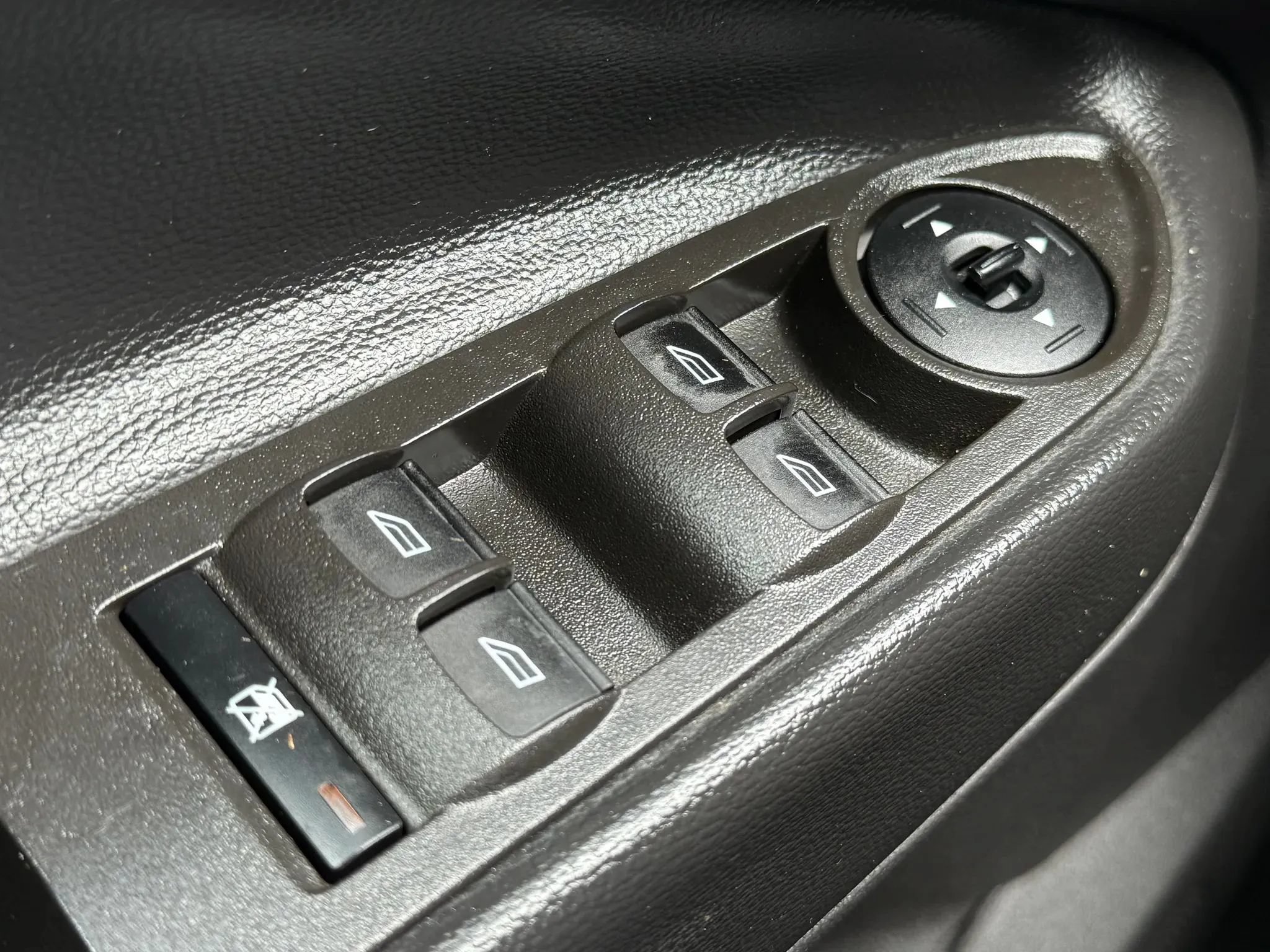 Used 2018 Ford Escape S FWD image 23