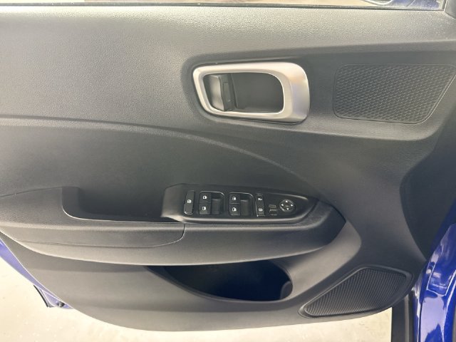 Used 2022 Hyundai Venue SE FWD image 19