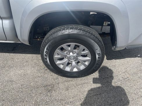 Used 2018 Toyota Tacoma SR5 image 10