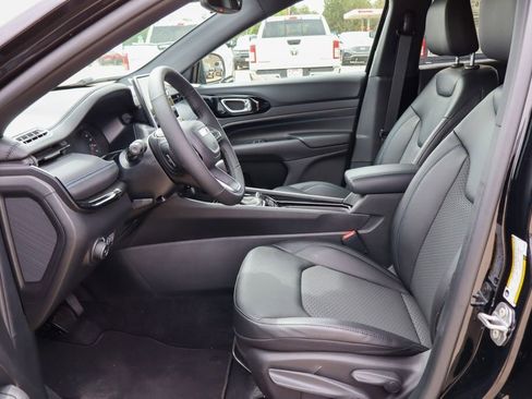 New 2026 Jeep Compass Latitude AWD/4WD image 18