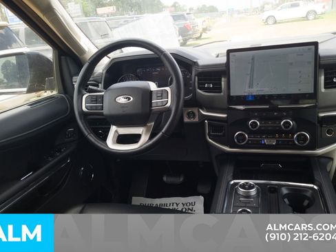 Used 2024 Ford Expedition XLT image 21
