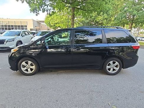 Used 2016 Toyota Sienna LE FWD image 5