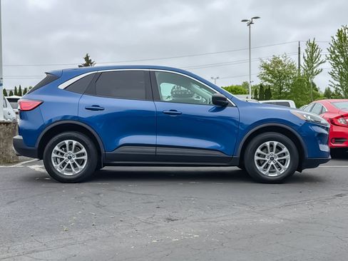 Used 2022 Ford Escape SE AWD/4WD image 2
