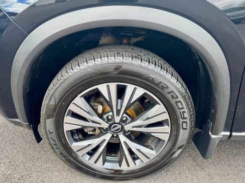 Used 2023 Nissan Rogue SV image 10