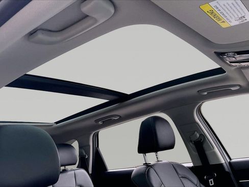 Used 2023 Kia Sorento SX image 17