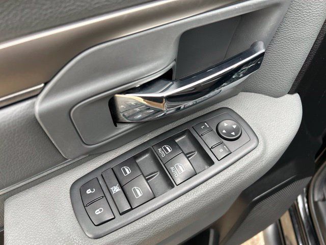 Used 2020 RAM 1500 Warlock AWD/4WD image 12