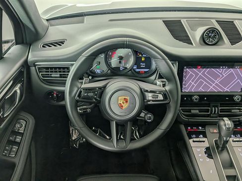 Certified 2024 Porsche Macan S AWD/4WD image 16