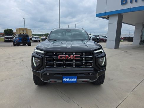 Used 2023 GMC Canyon AT4 w/ AT4 Premium Package AWD/4WD image 2