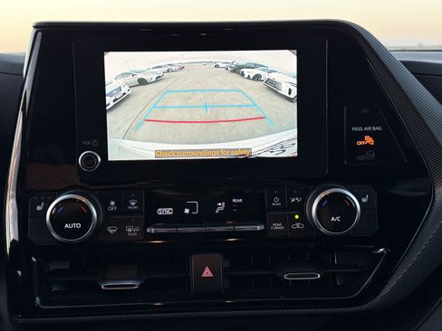 Used 2023 Toyota Highlander XSE image 28
