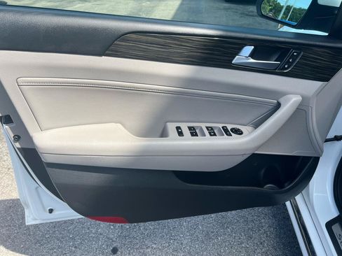 Used 2017 Hyundai Sonata Limited FWD image 11