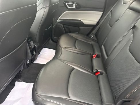 Certified 2022 Jeep Compass Limited image 31