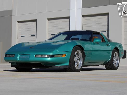 Used 1991 Chevrolet Corvette image 3