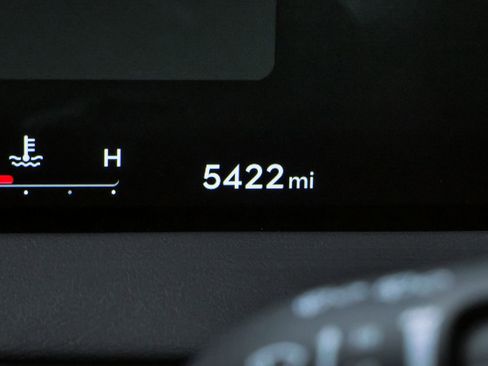 Certified 2026 Genesis GV70 2.5T AWD/4WD image 19