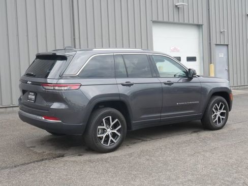 Used 2023 Jeep Grand Cherokee Limited AWD/4WD image 11