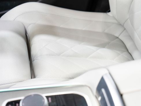 Used 2023 BMW X5 xDrive40i w/ M Sport Package image 41