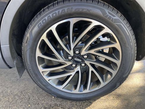 Used 2019 Lincoln Nautilus Reserve image 7