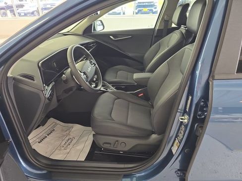 Certified 2025 Kia Niro EX FWD image 13