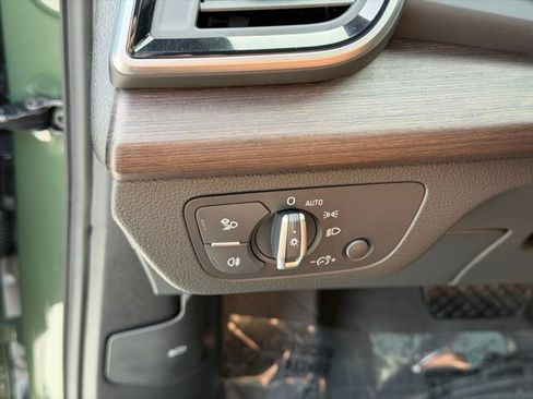 Used 2024 Audi Q5 e Premium Plus w/ Premium Plus Package image 19