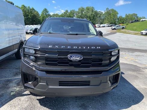 New 2025 Ford Expedition Active image 6
