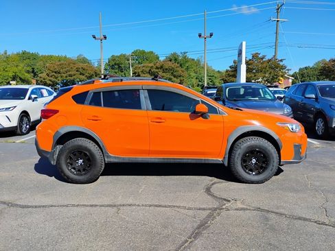 Used 2018 Subaru Crosstrek 2.0i Premium w/ Eyesight System image 2