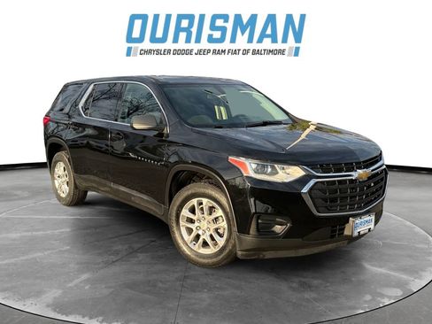 Used 2021 Chevrolet Traverse LS image 1