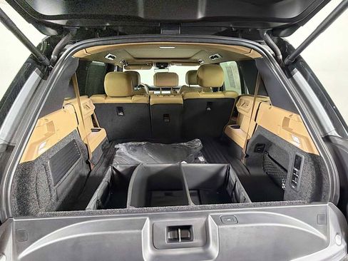 Used 2025 Land Rover Range Rover Long Wheelbase SE AWD/4WD image 48