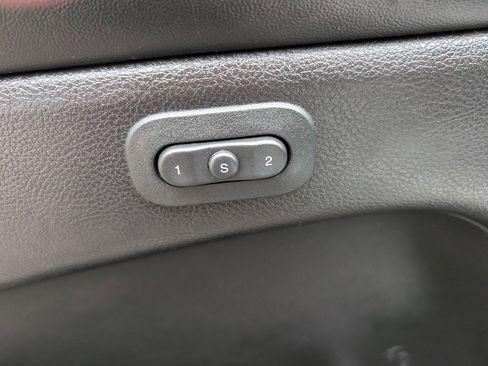 Used 2017 Jeep Grand Cherokee Limited image 32