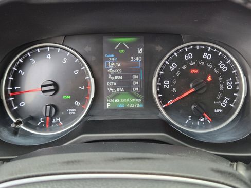 Used 2022 Toyota RAV4 XLE Premium image 19