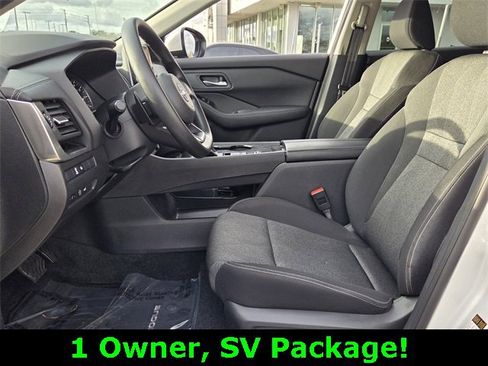 Used 2024 Nissan Rogue SV image 10