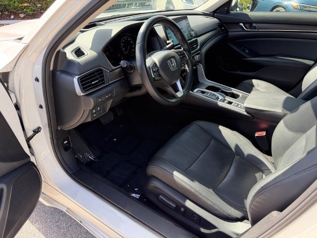 Used 2020 Honda Accord Touring image 11