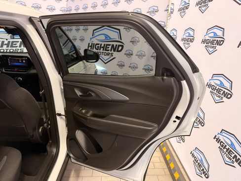 Used 2024 Chevrolet TrailBlazer LS w/ LS Convenience Package image 18